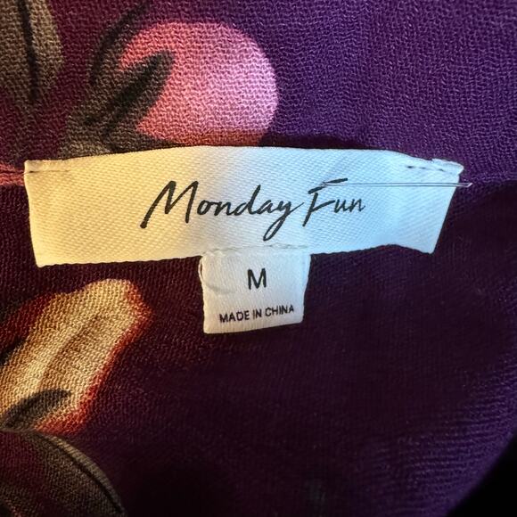 Monday Fun 3/4 Sleeve Split Neck Purple Floral Rayon Top NWOT Size Medium - Picture 8 of 8